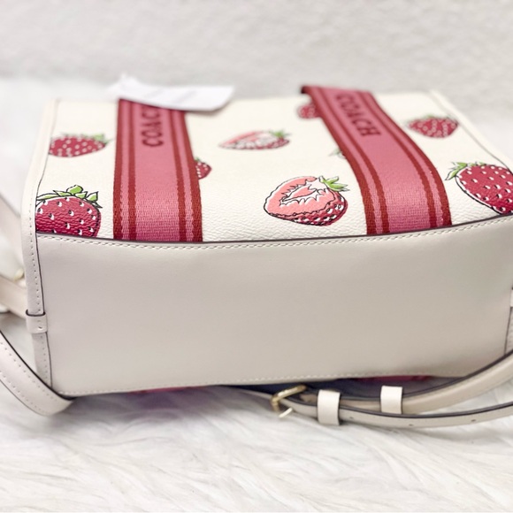 NWT Coach Smith Tote Bag 24 With Strawberry Print CAR80 Chalk Multi - Picture 10 of 15
